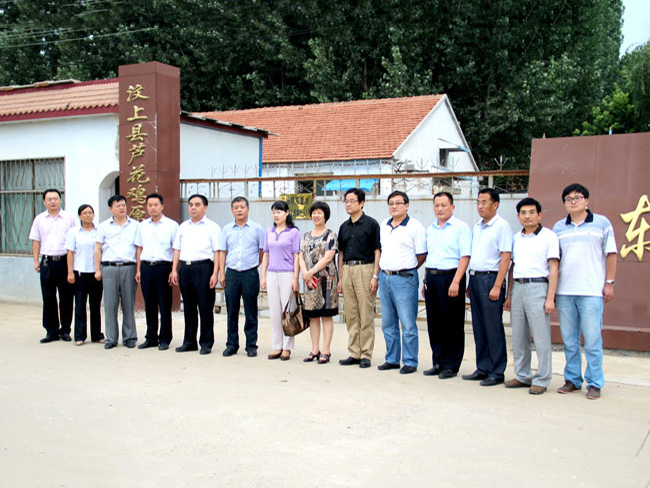 國家畜禽遺傳資源委員會專家陳寬維、文杰、宮桂芬等來公司審驗合影留念 2014年7月